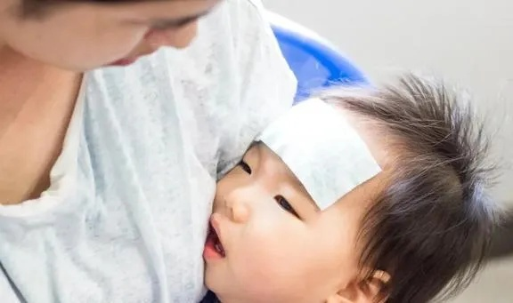 小孩发烧如何应对？全面指南助你安心处理