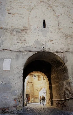 探秘老鼠门，古城墙下的隐秘奇境旅游攻略