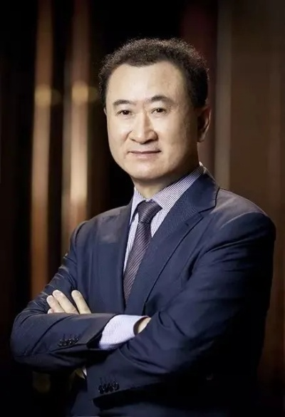 王健林商界动向与言论聚焦，新闻头条下的商界大佬风采