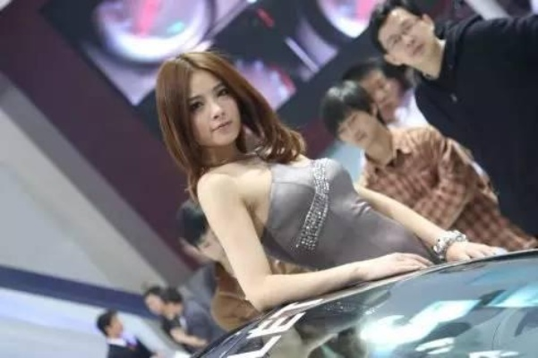 世界最美车模排行榜TOP，绝美车模尽收眼底