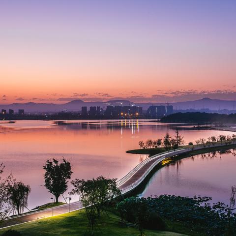 成都天空美景探秘，最新图片展现迷人天际线
