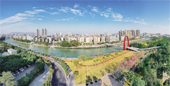 江门市白沙区，城市发展与社区生活多彩交织