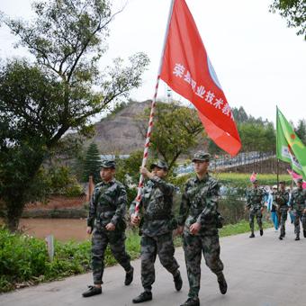 徒步励志名言，步步坚定，志存高远