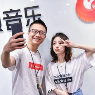 美女主播励志语录，短句中的力量与光芒闪耀人生