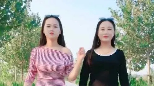 母女合拍最火歌曲，情感纽带与时尚潮流的完美融合！