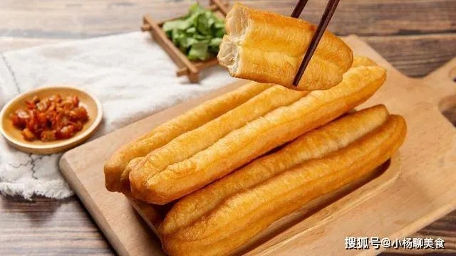 烹饪艺术之旅，零基础油条制作教程，轻松掌握美味秘诀