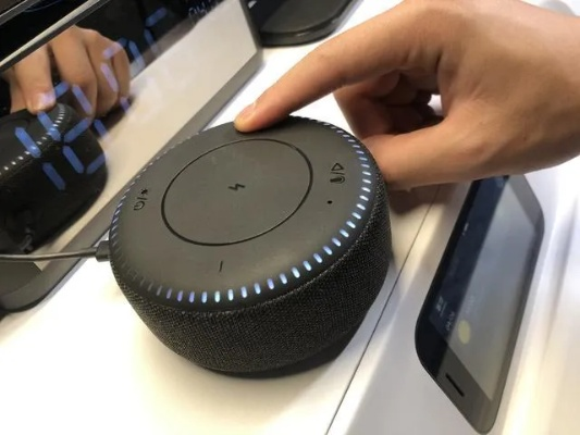 蓝牙音箱，未来音乐体验尽在百度掌控