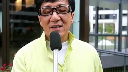 成龙励志语录恶搞与登山乐趣，攀登人生高峰的双重体验